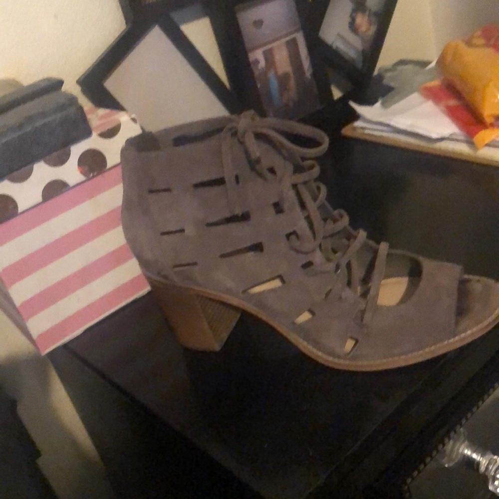Tie up bootie